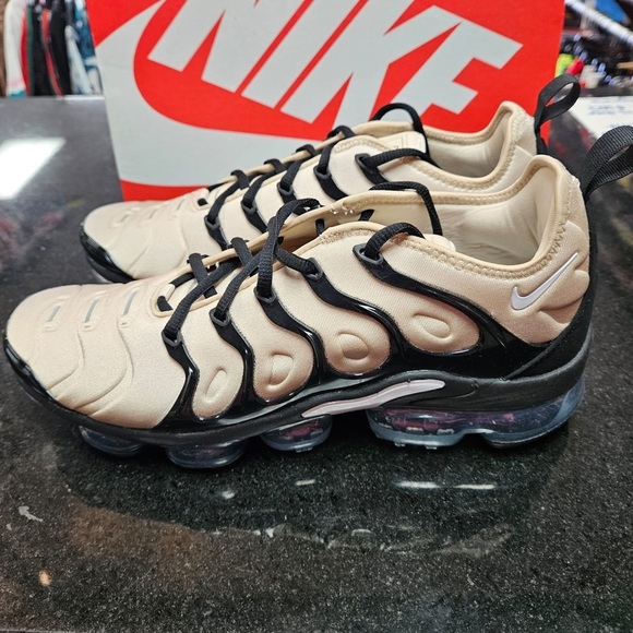 Sz 12 Nike Air VaporMax Plus \'Rattan\' main image 7